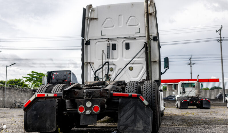 Freightliner Cascadia Caja 18 full