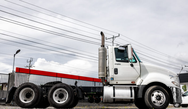 Camion International Day Cab Blanco full