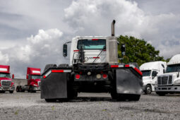 Camion International Day Cab Blanco full