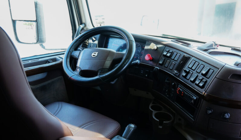 Volvo VNL 2014 Camion El Salvador full