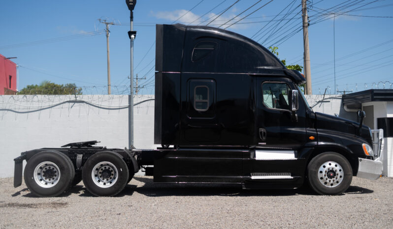 Freightliner Cascadia Negro 2016 – El Salvador Camiones full