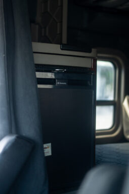 Freightliner Cascadia Negro 2016 – El Salvador Camiones full