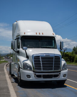 Freightliner Cascadia Blanco 2016 – El Salvador Camiones full
