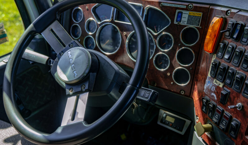 MACK CISTERNA 2010 full