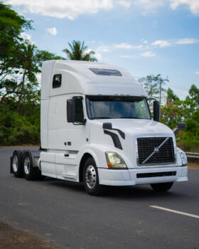 VOLVO VNL 2015