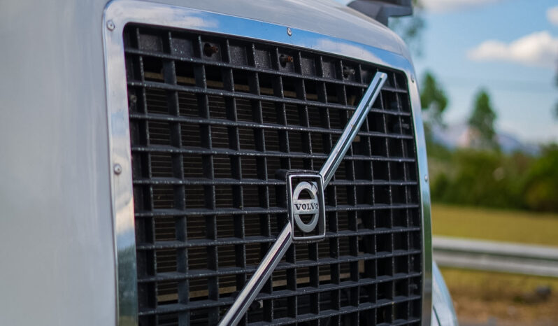 VOLVO VNL 2015 full