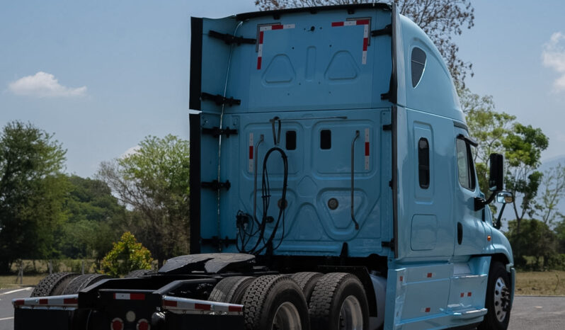 Freightliner Cascadia Blanco 2016 – El Salvador Camiones full
