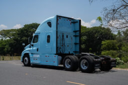 Freightliner Cascadia Blanco 2016 – El Salvador Camiones full