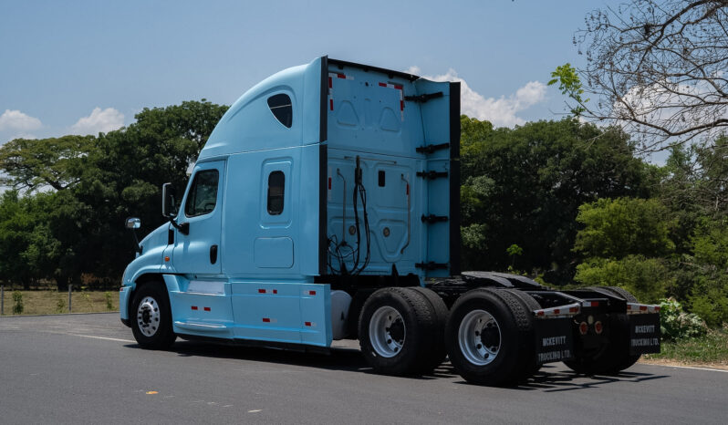 Freightliner Cascadia Blanco 2016 – El Salvador Camiones full