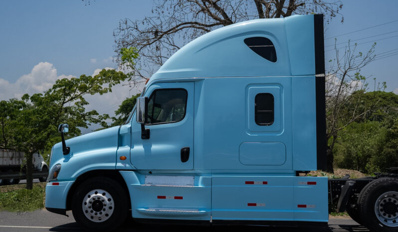 Freightliner Cascadia Blanco 2016 – El Salvador Camiones full
