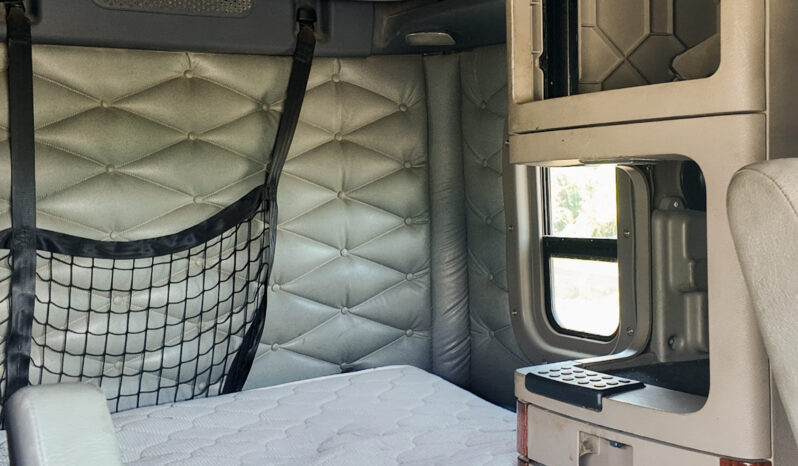 Freightliner Cascadia Blanco 2016 – El Salvador Camiones full