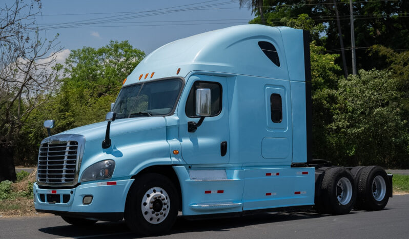 Freightliner Cascadia Blanco 2016 – El Salvador Camiones full