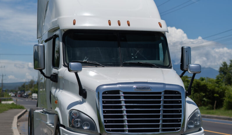 Freightliner Cascadia Blanco 2017 – El Salvador Camiones full