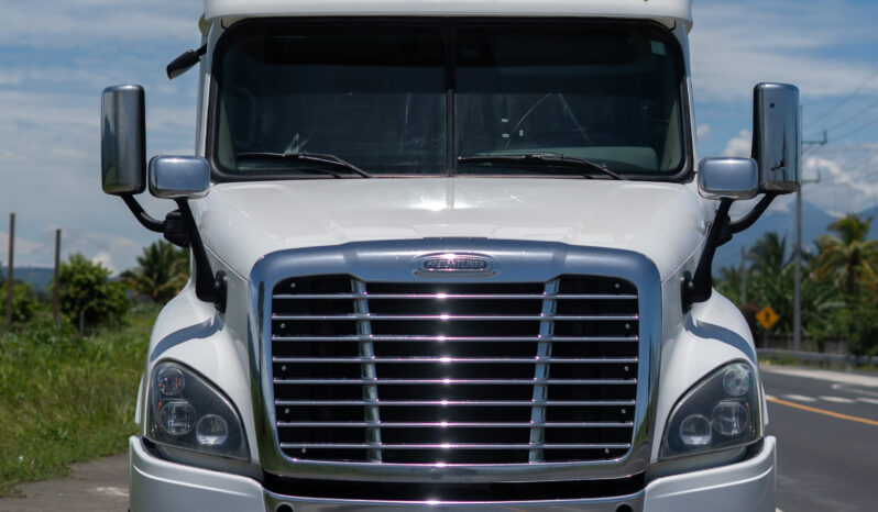 Freightliner Cascadia Blanco 2017 – El Salvador Camiones full