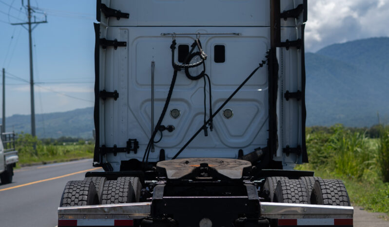 Freightliner Cascadia Blanco 2017 – El Salvador Camiones full